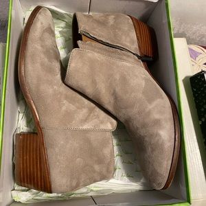 Sam Eldeman, great condition, beige zip back suede bootie size 10